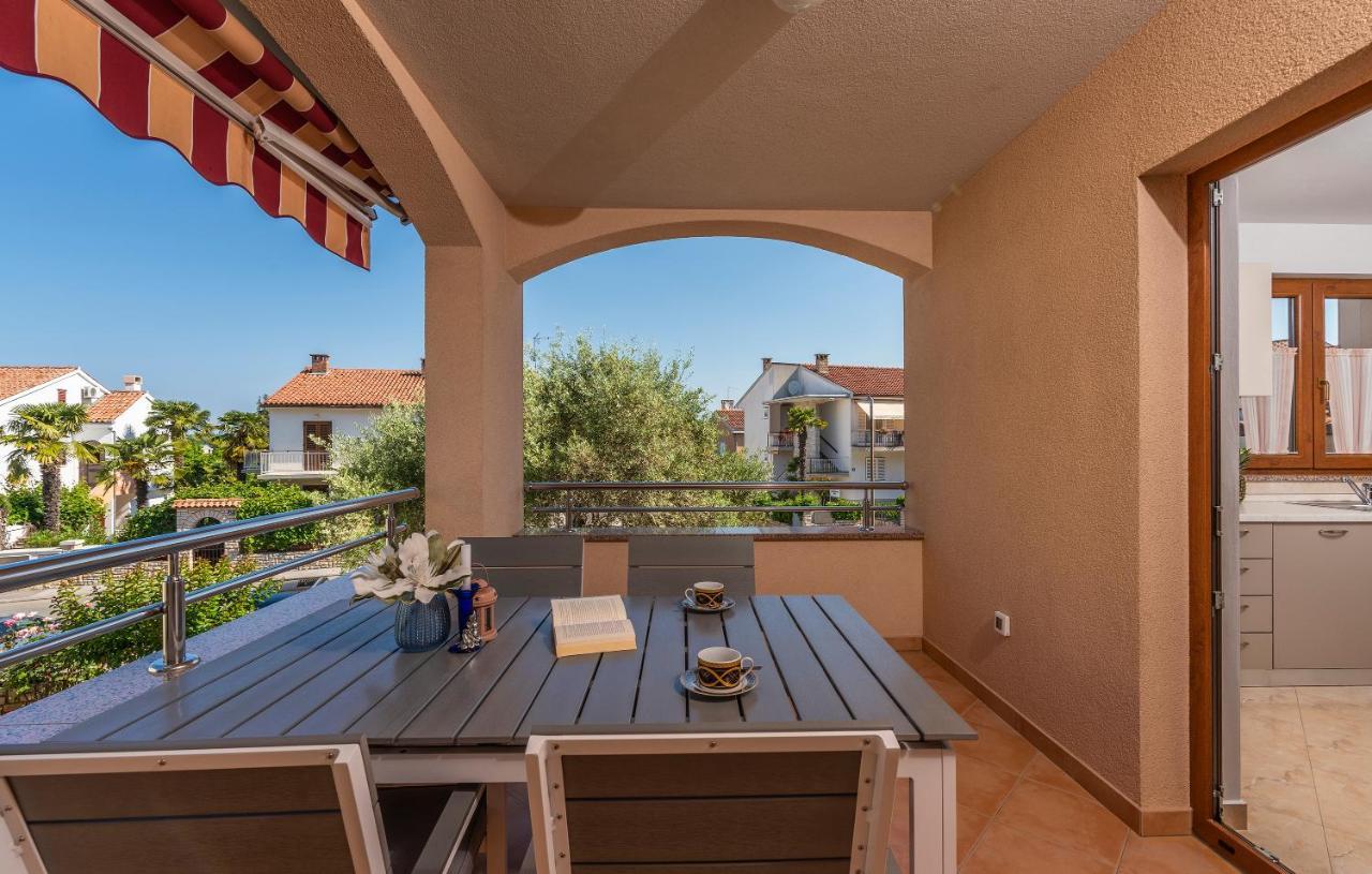 Apartments Villa Ana Пореч Экстерьер фото