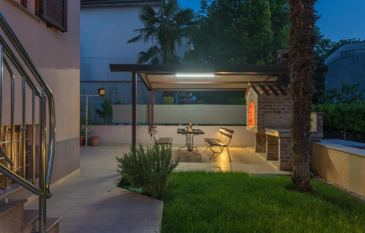 Apartments Villa Ana Пореч Экстерьер фото