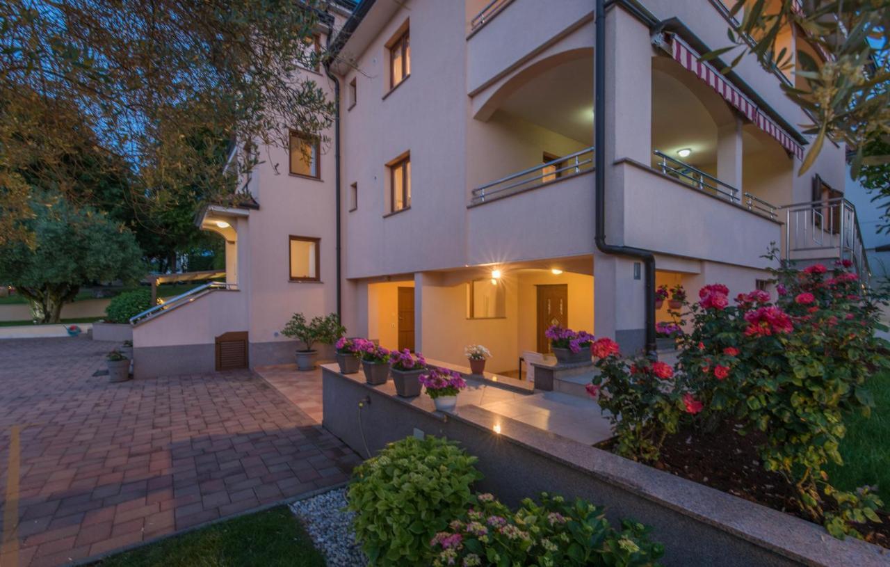Apartments Villa Ana Пореч Экстерьер фото