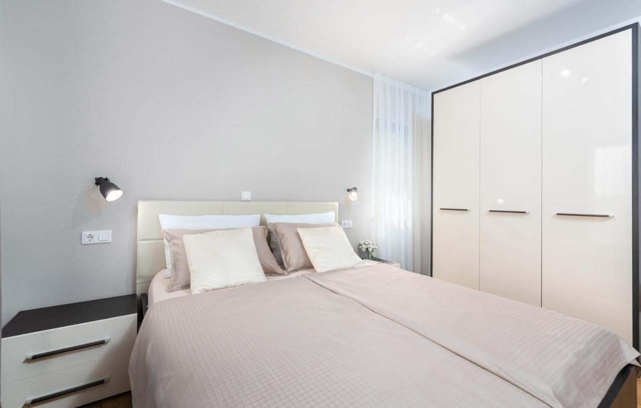 Apartments Villa Ana Пореч Экстерьер фото