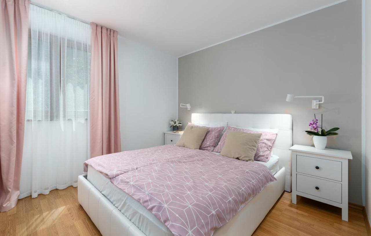 Apartments Villa Ana Пореч Экстерьер фото