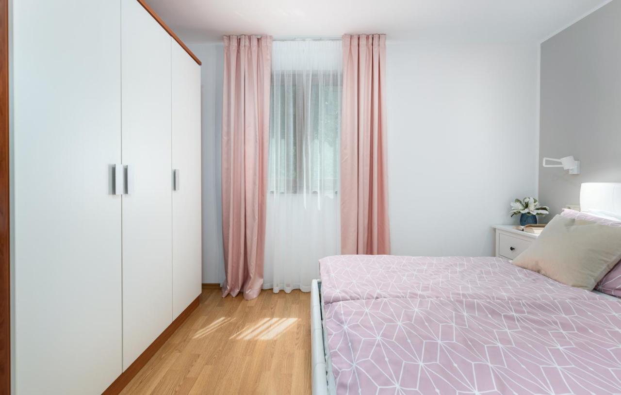 Apartments Villa Ana Пореч Экстерьер фото