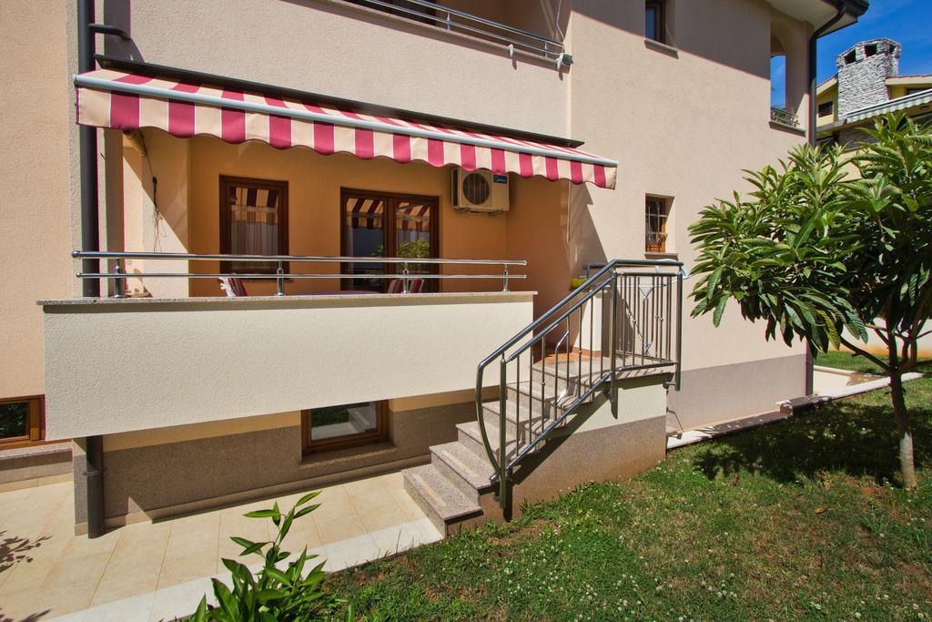 Apartments Villa Ana Пореч Экстерьер фото