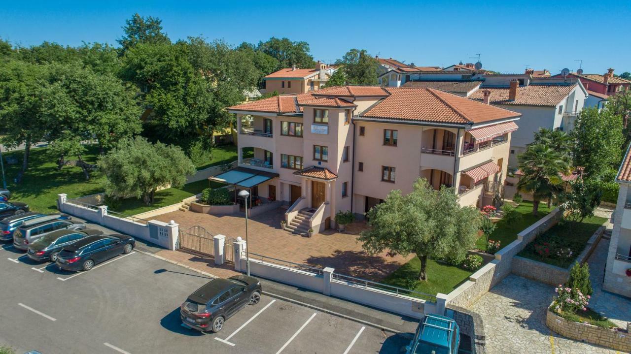 Apartments Villa Ana Пореч Экстерьер фото