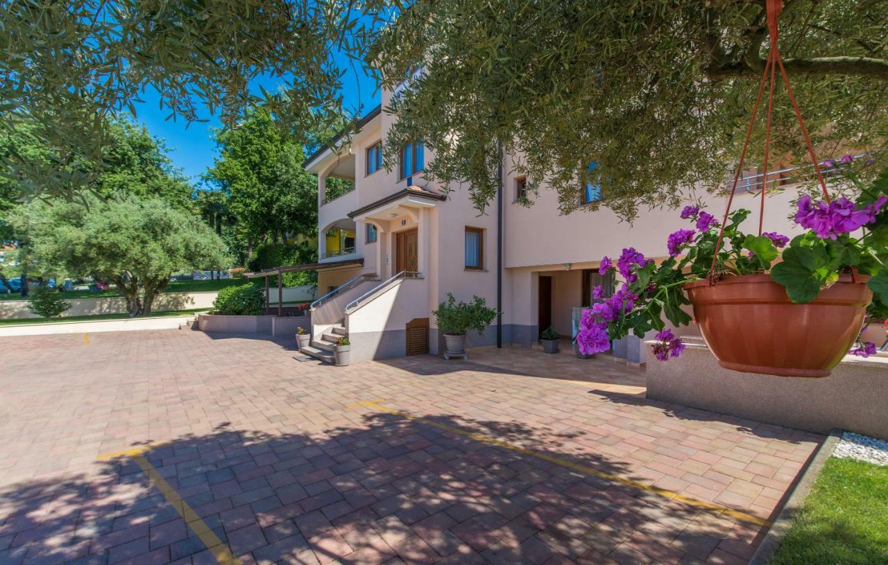 Apartments Villa Ana Пореч Экстерьер фото