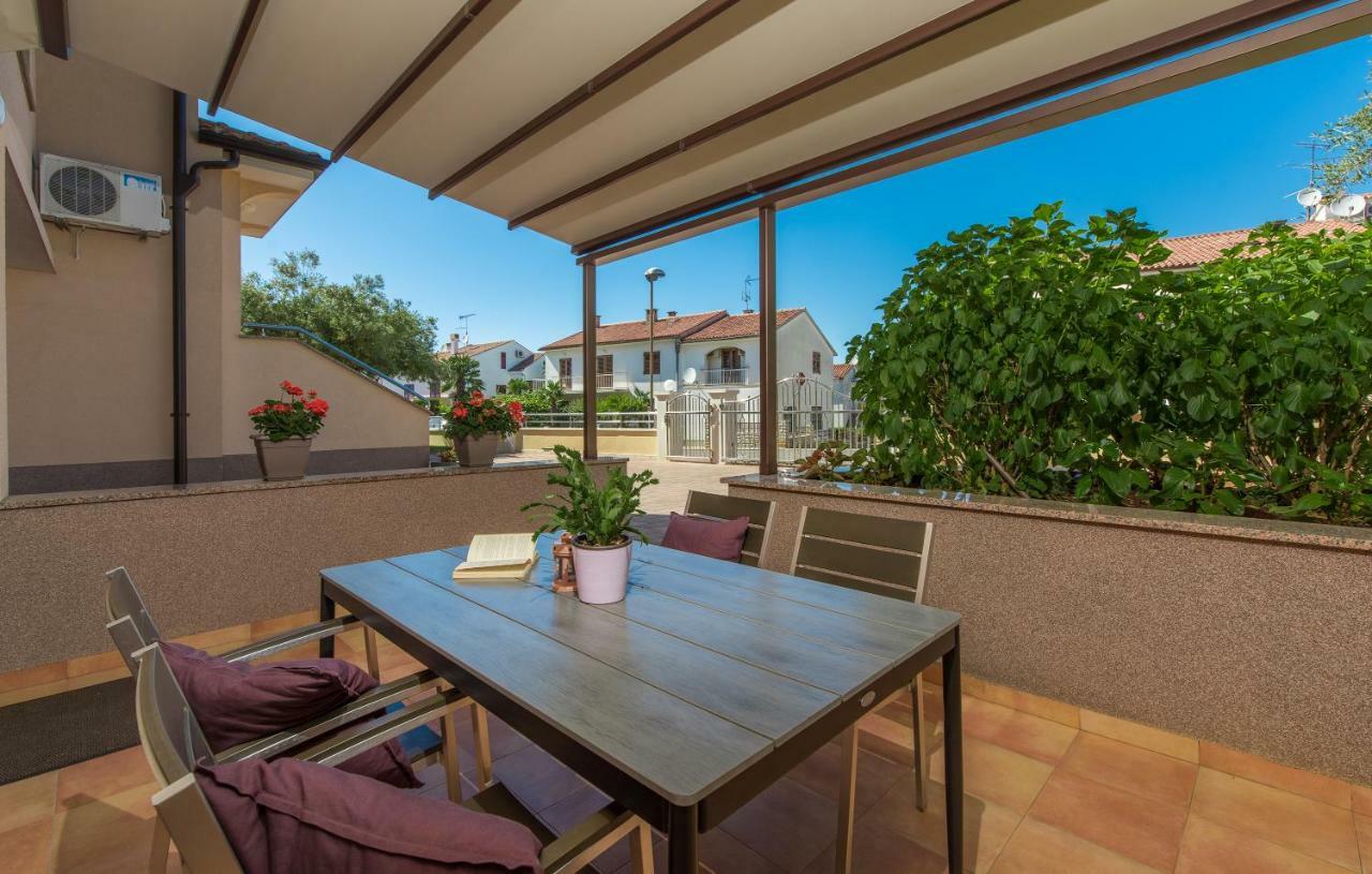 Apartments Villa Ana Пореч Экстерьер фото