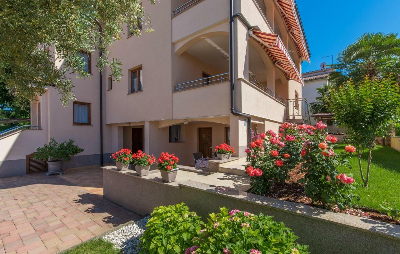 Apartments Villa Ana Пореч Экстерьер фото